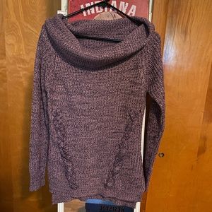 purple mock/scoop neck sweater‎